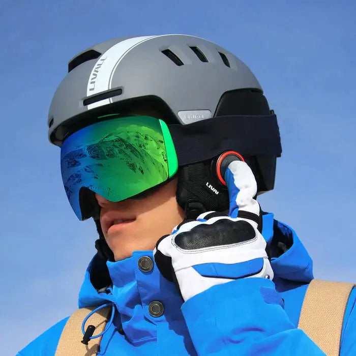 Load image into Gallery viewer, Livall RS1 Ski Helmet LIVALL
